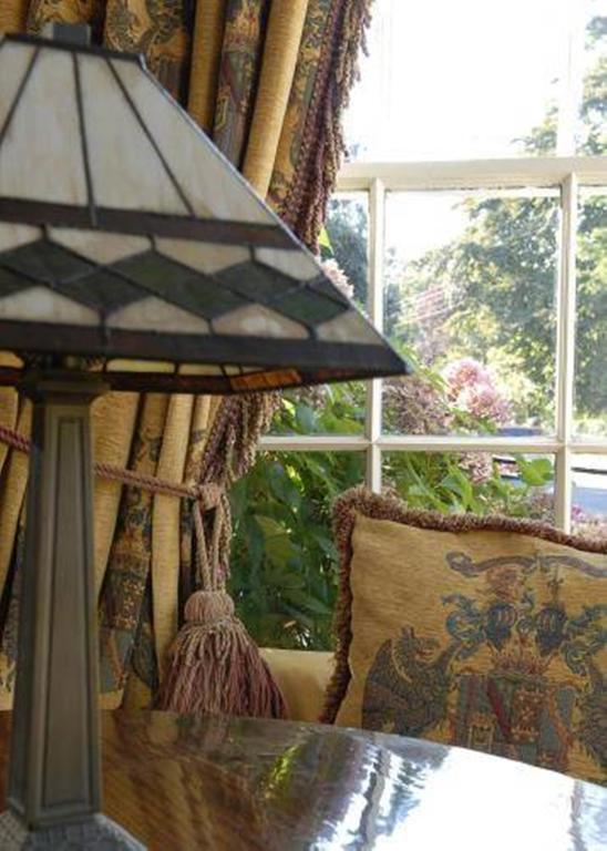 Gaskell Arms Hotel Much Wenlock Bagian luar foto