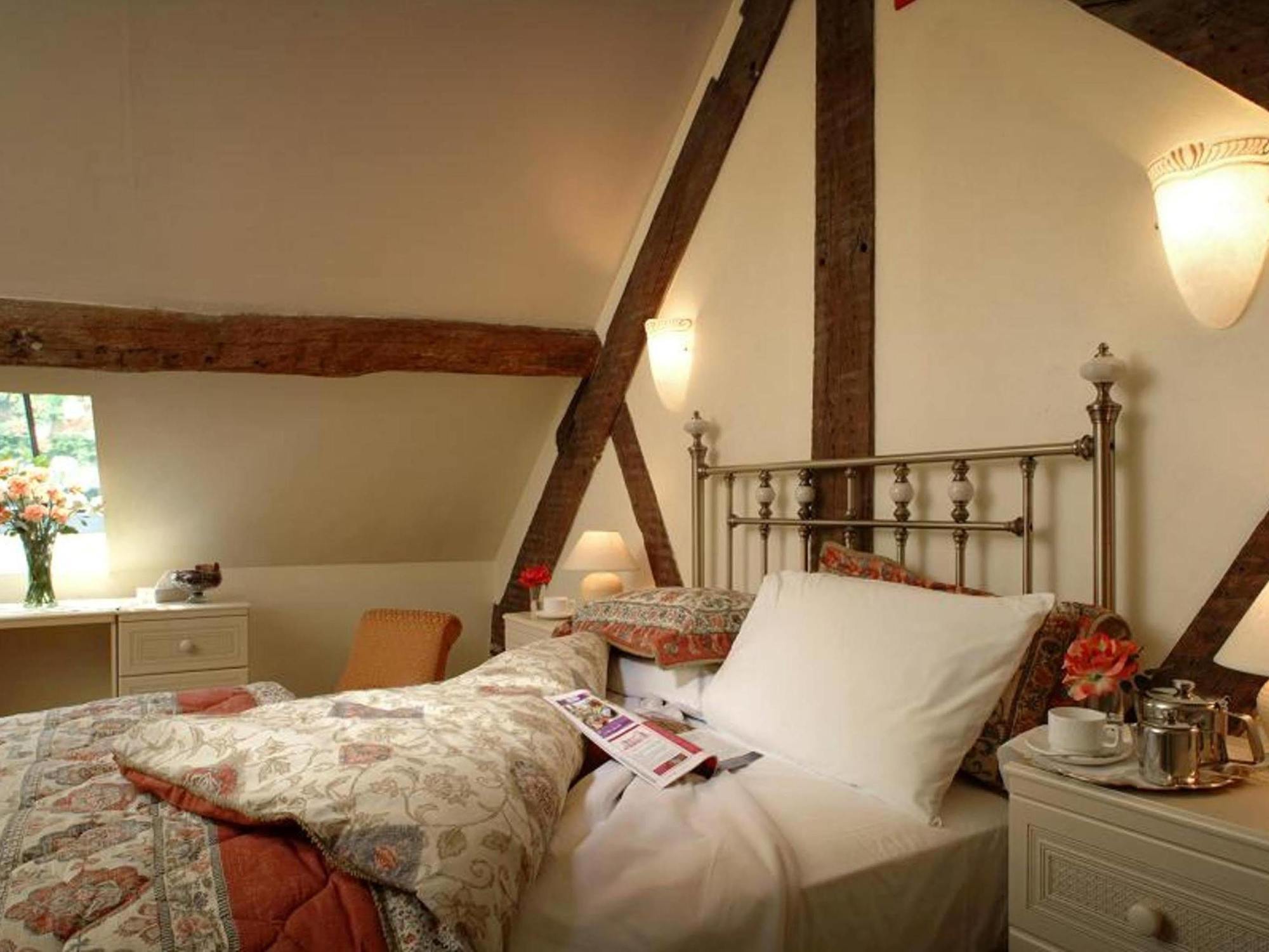 Gaskell Arms Hotel Much Wenlock Bagian luar foto