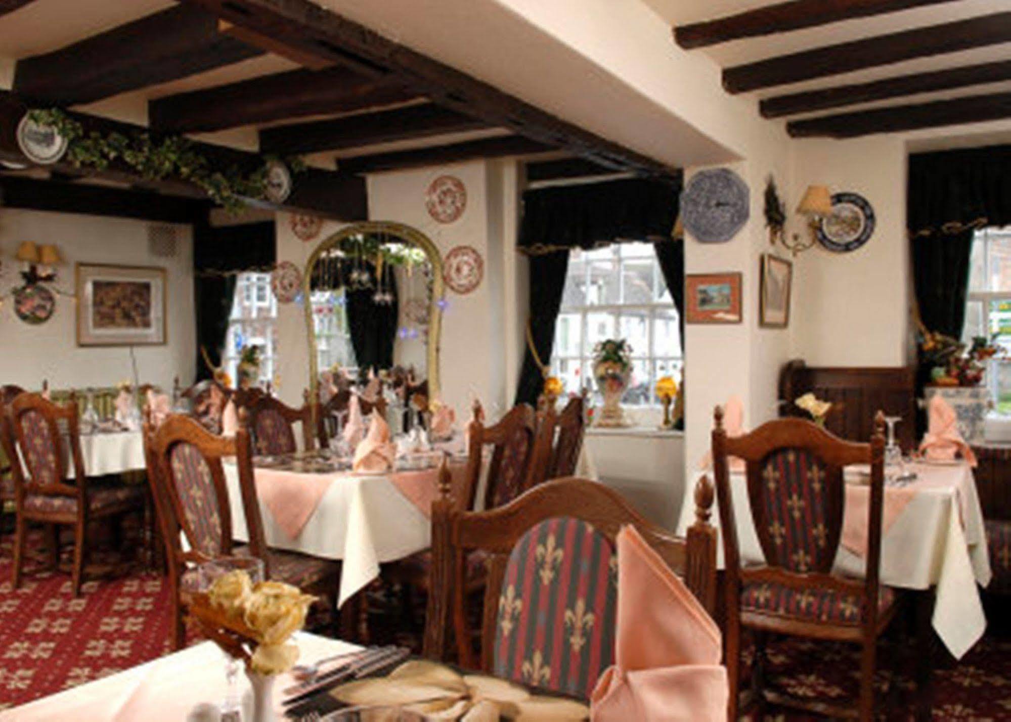 Gaskell Arms Hotel Much Wenlock Bagian luar foto